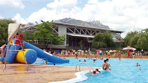 piscina de olesa de montserrat|LA PISCINA COBERTA OBRE...